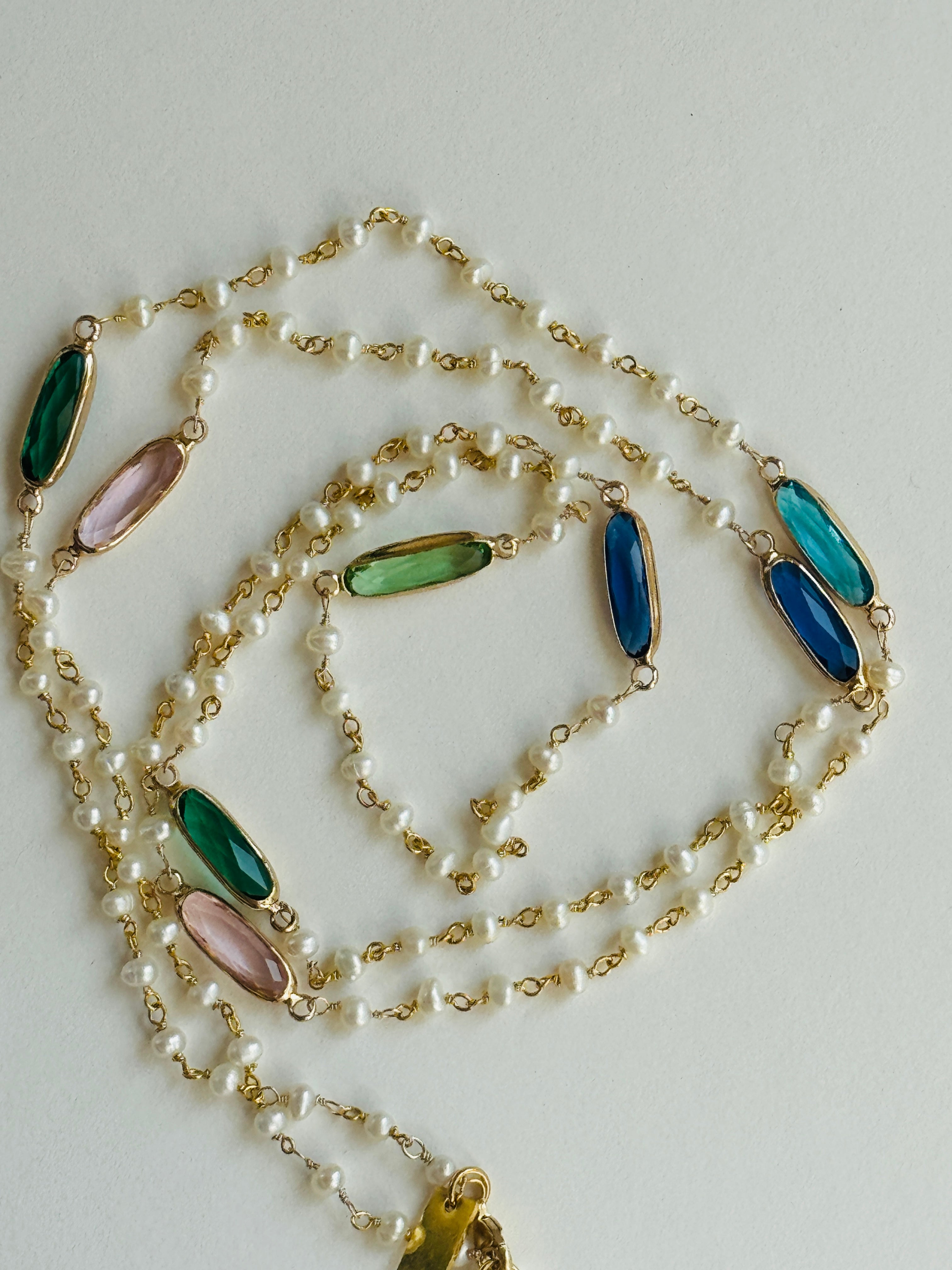 Freshwater Pearl Necklace with Crystals